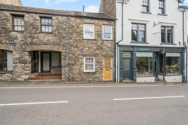 1 bed property, in Stable Cottage, £162,500