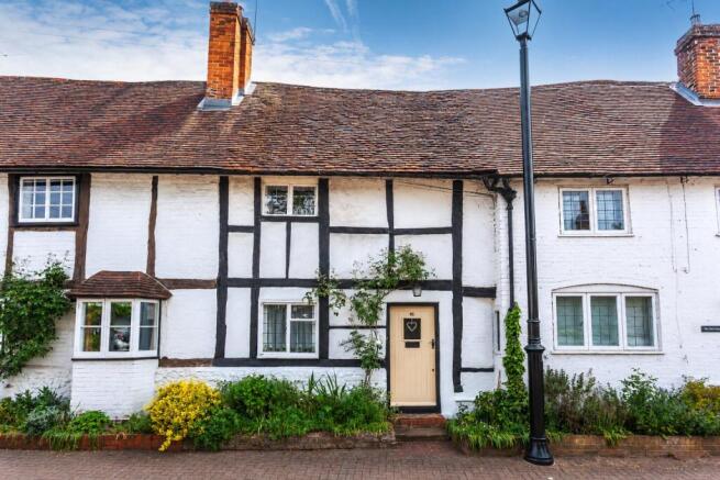 2 bed property, in High Street, £675,000