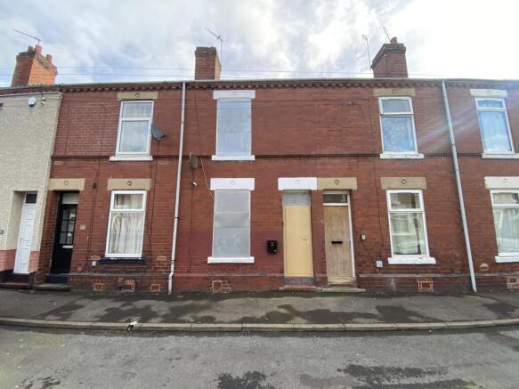 2 bed property, in 8 Shirley Road, £48,000