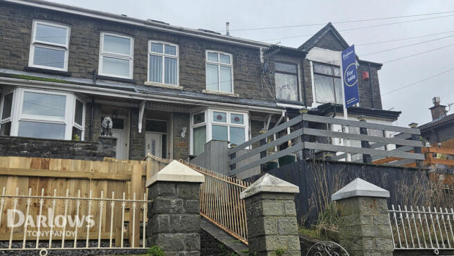 3 bed property, in Tonypandy CF40 2, £130,000