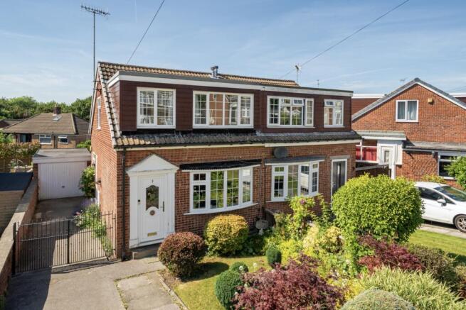 3 bed property, in 18 South View Crescent, £325,000