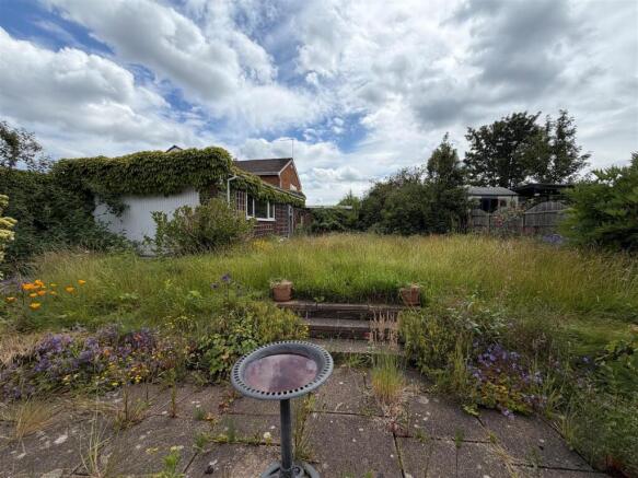 3 bed property, in Gorsty Hill Road, £275,000