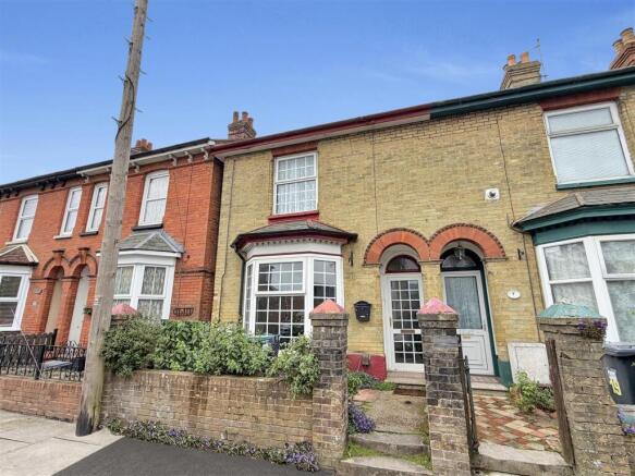 3 bed property, in Terrace Road, £189,950