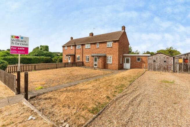 3 bed property, in Wilsford Lane, £125,000