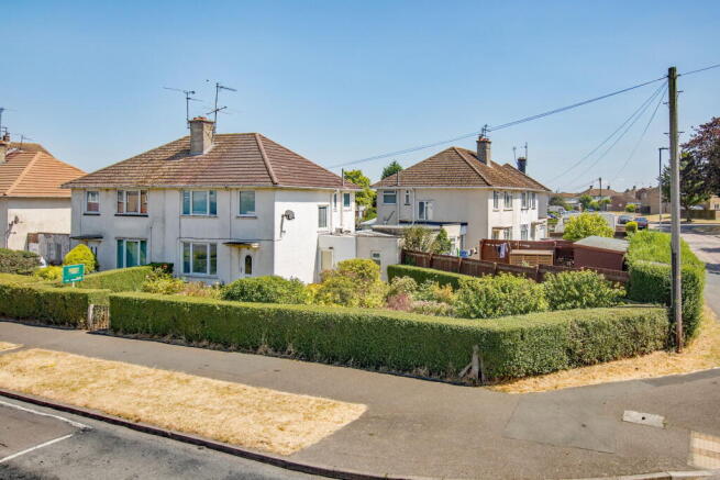 3 bed property, in Willow Brook Road, £215,000