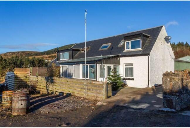 5 bed property, in Braeside House, £285,000