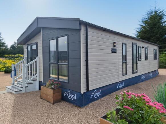 2 bed property, in Woodleigh Caravan Park, £149,995