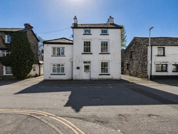 2 bed property, in 38 Main Street, £310,000