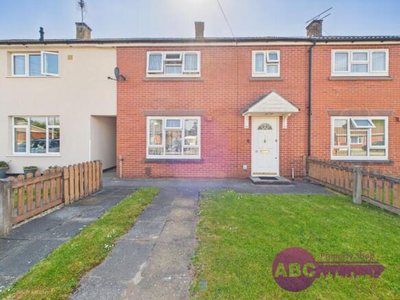 3 bed property, in Mallory Road, £140,000