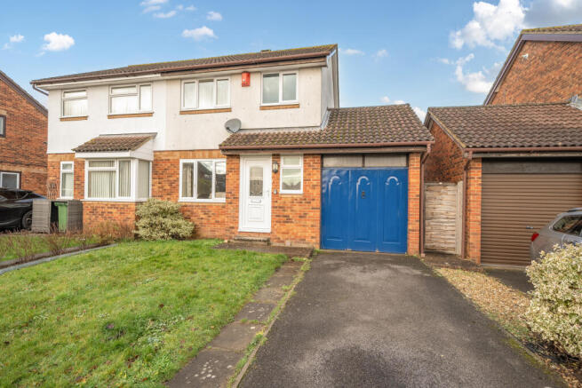 3 bed property, in Norton Fitzwarren, £260,000
