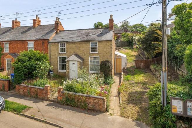 3 bed property, in Gayton Road, £350,000