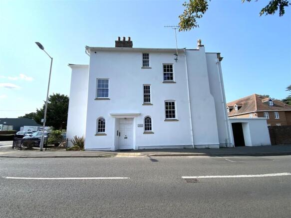 1 bed property, in Upton Court Road, £209,950