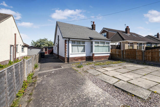 2 bed property, in Leyland Road, £198,000