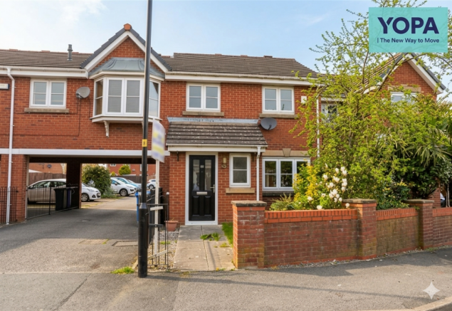 3 bed property, in Greenfield Road, £250,000