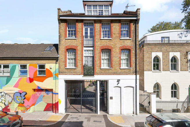 2 bed property, in St Matthew's Row, £500,000