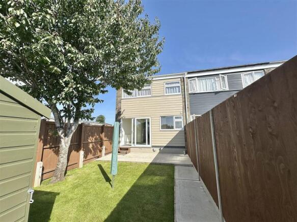 3 bed property, in The Green, £250,000
