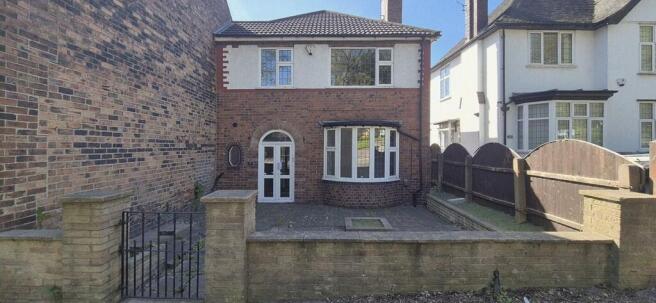 3 bed property, in Etruria Road, £230,000