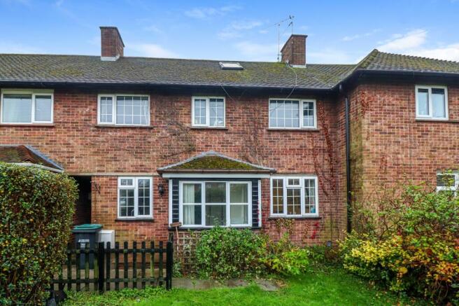 4 bed property, in The Fairway, £485,000
