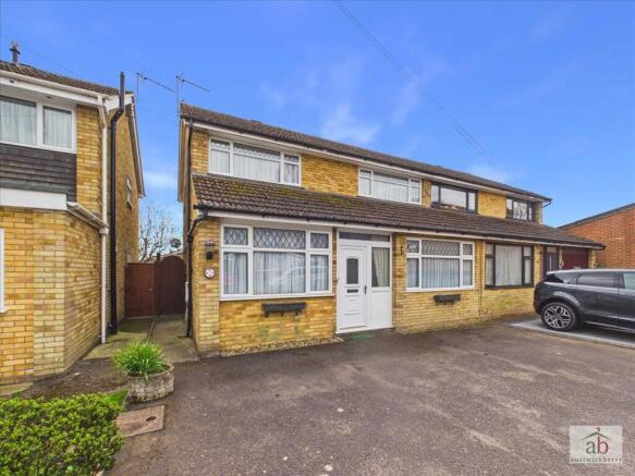 4 bed property, in Kirby Close, £350,000
