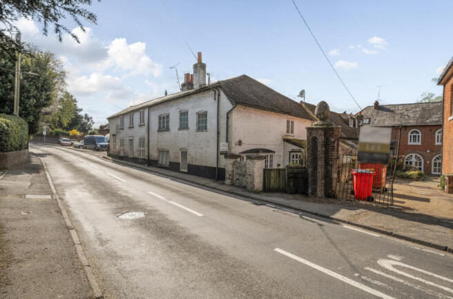 4 bed property, in High Street, £380,000