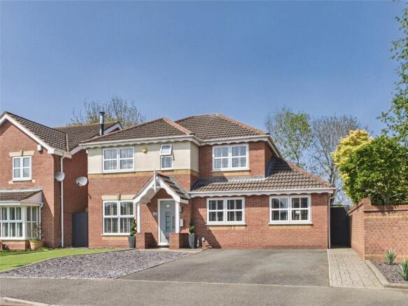 5 bed property, in Swallow Place, £500,000
