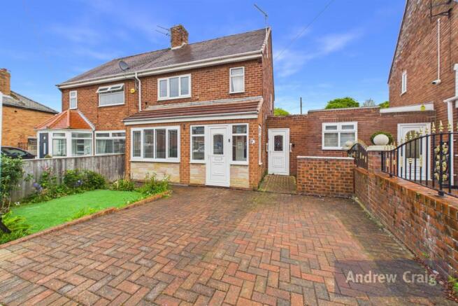 2 bed property, in Woodside Terrace, £130,000