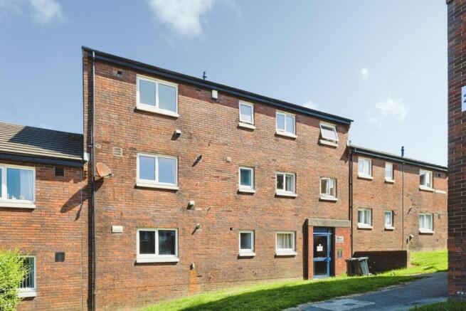 2 bed property, in Bowness Court, £42,000