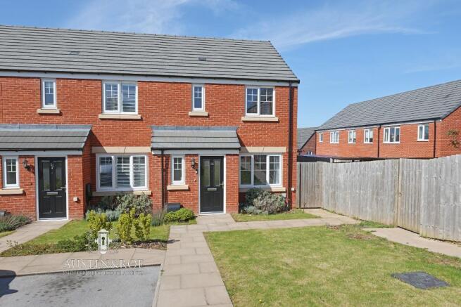 3 bed property, in Stone ST15, £235,000