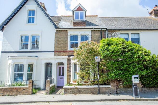 3 bed property, in Nelson Road, £600,000