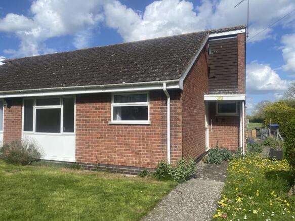 2 bed property, in 39 Main Street, £165,000