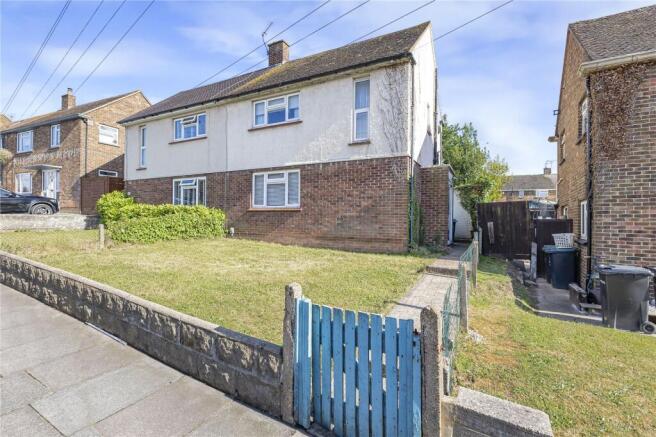 2 bed property, in St. Gregorys Crescent, £280,000