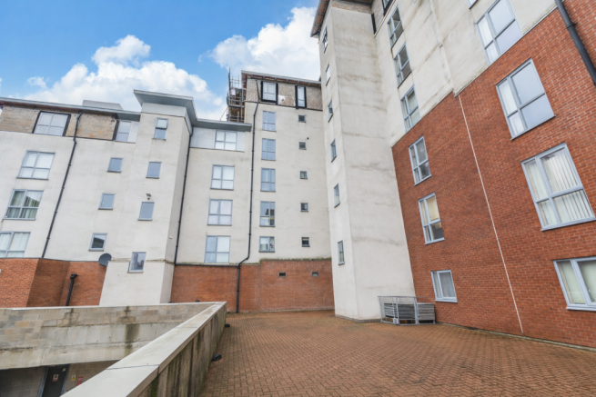 1 bed property, in St Crispens Court, £50,000
