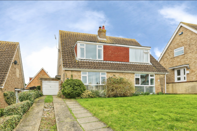 3 bed property, in Hawk Close, £400,000