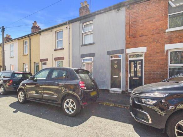 2 bed property, in New Street, £170,000