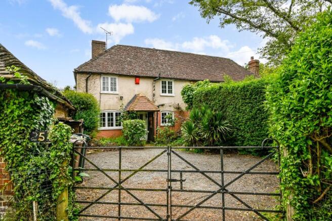 3 bed property, in The Street, £300,000