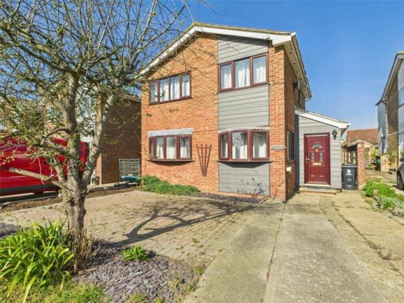 3 bed property, in Hamford Drive, £300,000