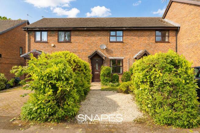 2 bed property, in Willow Avenue, £230,000