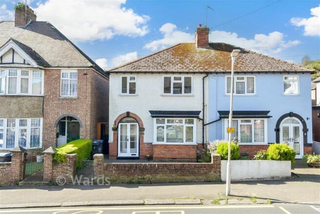 3 bed property, in Elms Vale Road, £230,000