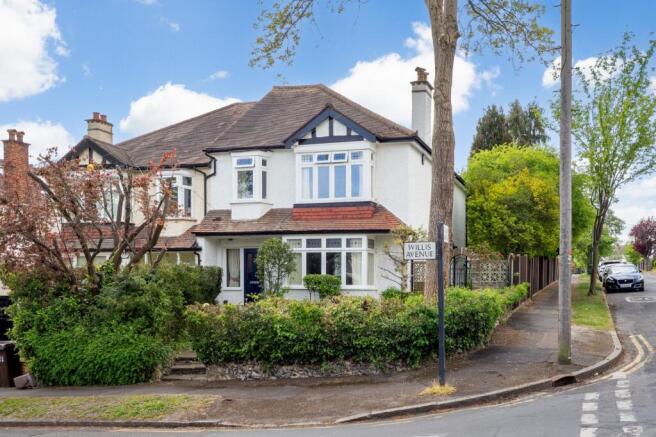 4 bed property, in Willis Avenue, £800,000