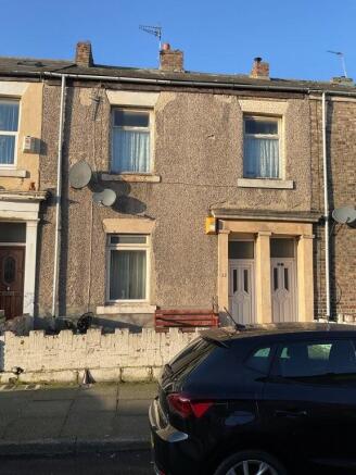 2 bed property, in William Street, £60,000