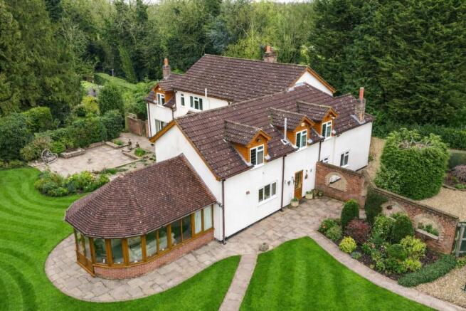 6 bed property, in Third Lane, £1,100,000
