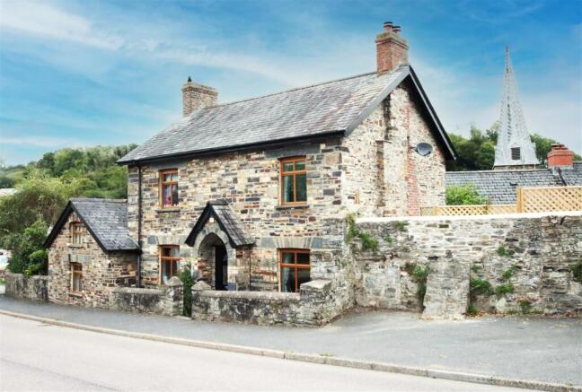 3 bed property, in Swimbridge, £425,000