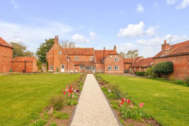 6 bed property, in Flawborough, £1,500,000