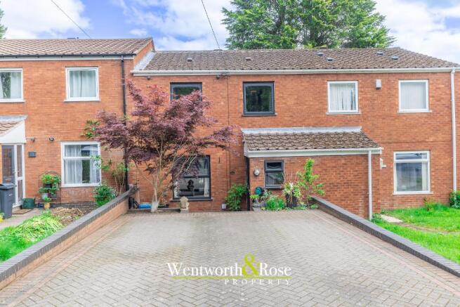 3 bed property, in Beaumont Drive, £375,000