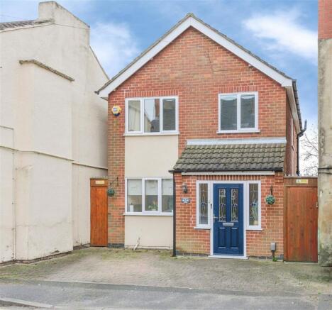 3 bed property, in Navigation Street, £260,000