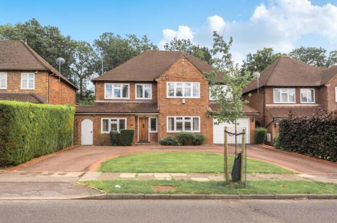 5 bed property, in Westbury Road, £1,695,000