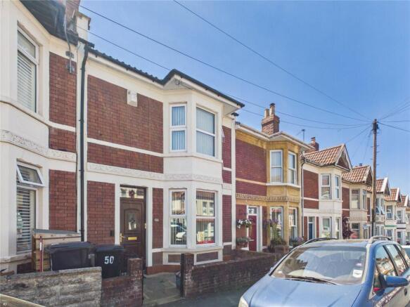 2 bed property, in Upper Sandhurst, £340,000