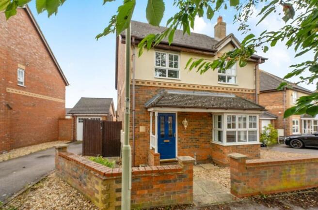 4 bed property, in Thor Drive, £475,000