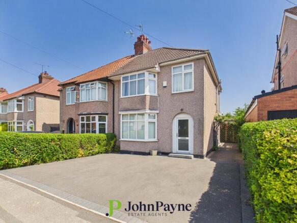 3 bed property, in Woodside Avenue South, £325,000