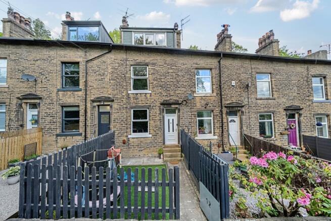 4 bed property, in Willow Terrace, £250,000